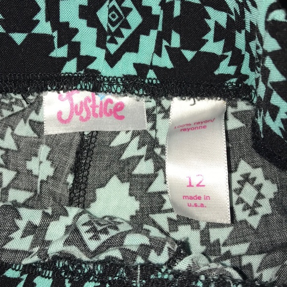 Aztec shorts - Picture 2 of 2